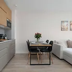 Enklawa - Z Balkonem I Parkingiem Blisko Plazy I Jeziora By Renters Apartment *