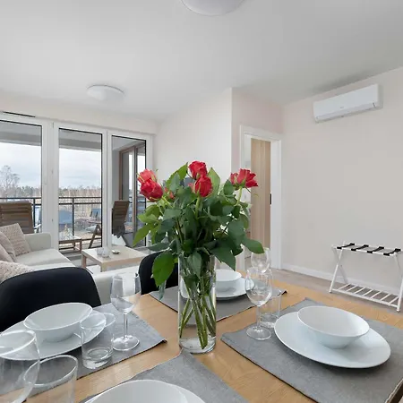 Enklawa - Z Balkonem I Parkingiem Blisko Plazy I Jeziora By Renters Apartment