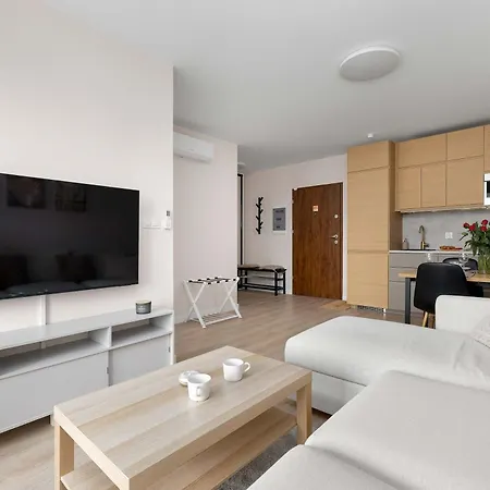 Enklawa - Z Balkonem I Parkingiem Blisko Plazy I Jeziora By Renters Apartment *