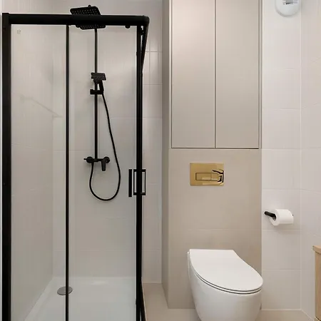 Apartament Przestronny Z Balkonem I Parkingiem Blisko Plaży I Jeziora By Renters *