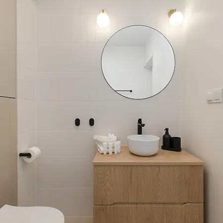 Apartament Przestronny Z Balkonem I Parkingiem Blisko Plaży I Jeziora By Renters