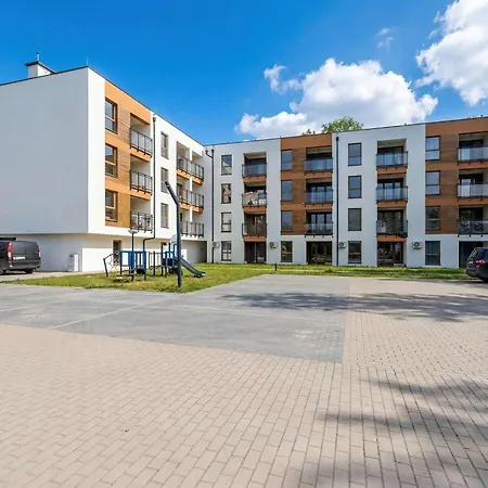Apartament Przestronny Z Balkonem I Parkingiem Blisko Plaży I Jeziora By Renters Mielno (Koszalin)